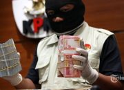 OTT Bea Cukai: KPK Tahan Pejabat Eselon II, Sita Uang Miliaran dan 3 Kg Emas